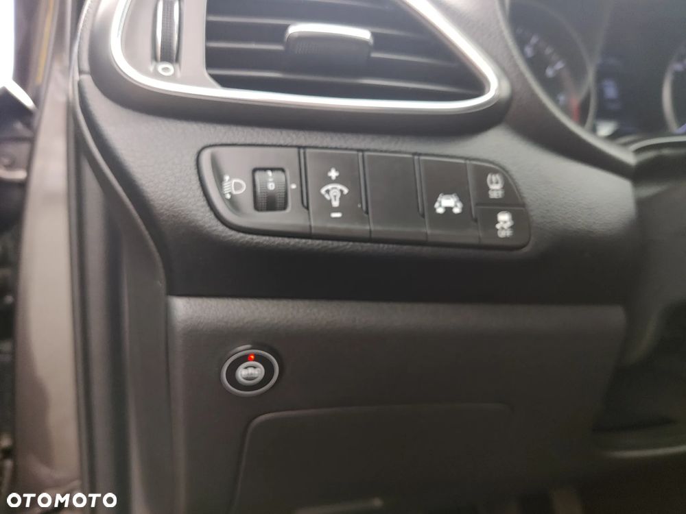 Hyundai i30 1.4 Classic + - 14