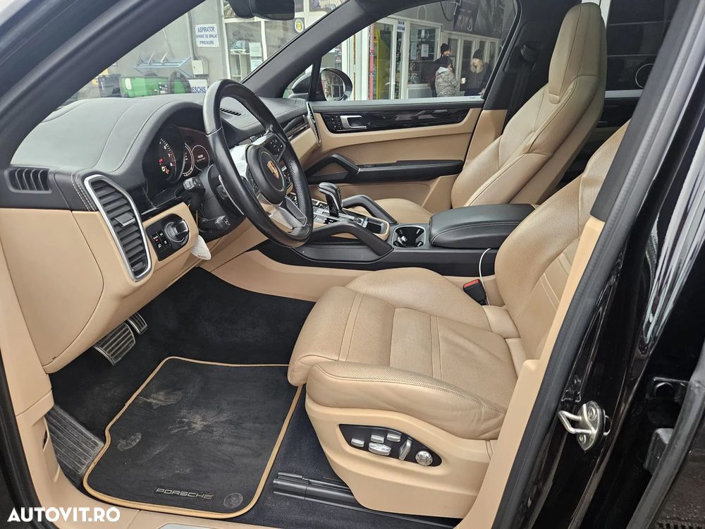 Porsche Cayenne S - 6