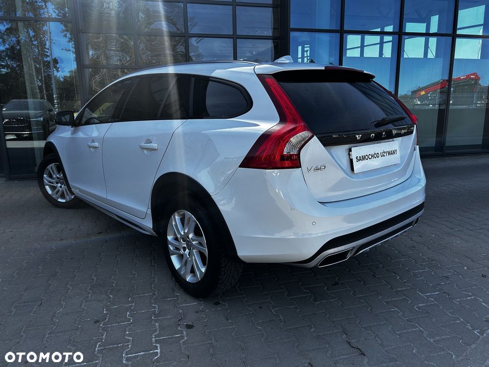 Volvo V60 Cross Country - 6