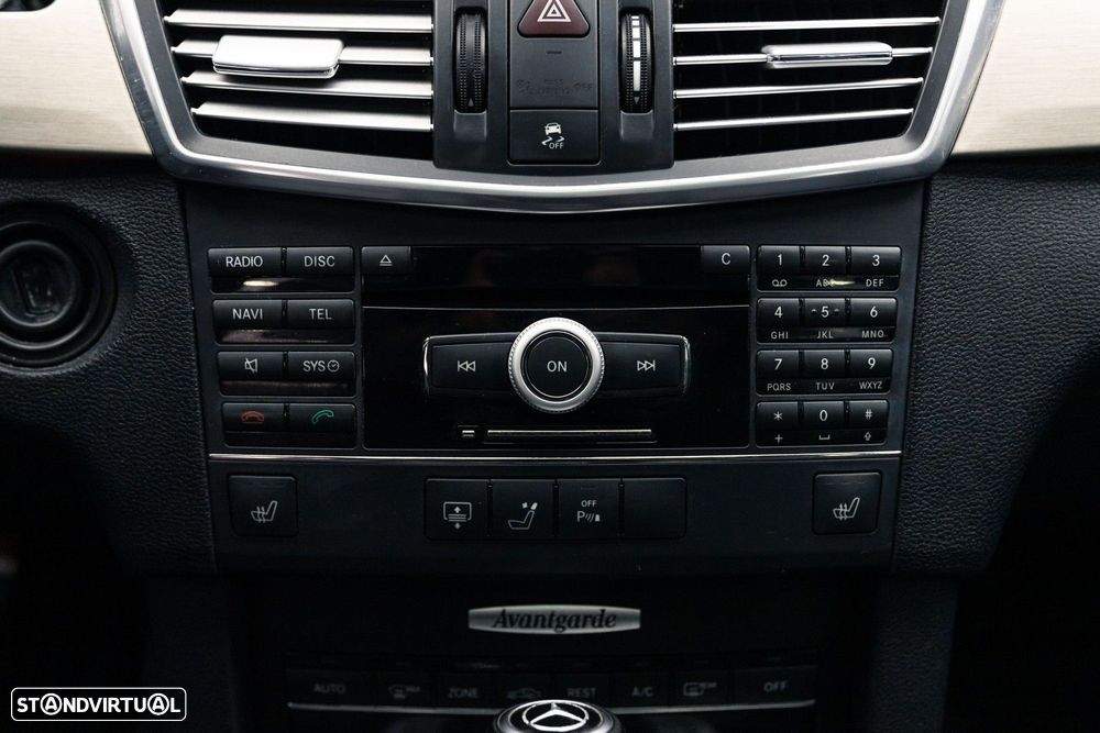 Mercedes-Benz E 250 BlueTEC Avantgarde Auto - 37