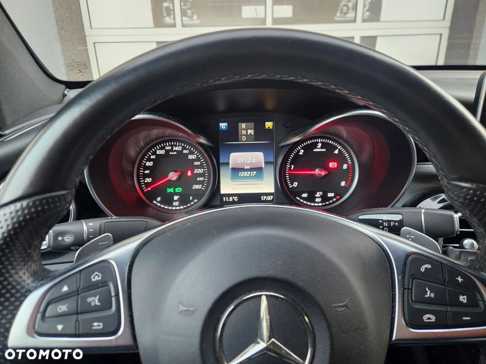 Mercedes-Benz GLC 220 d 4Matic 9G-TRONIC AMG Line - 18