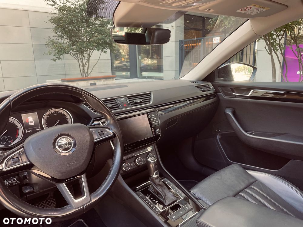 Skoda Superb 2.0 TDI 4x4 L&K DSG - 10