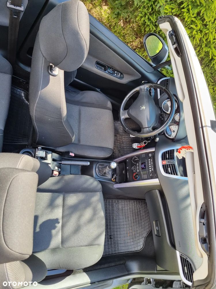 Peugeot 207 - 3