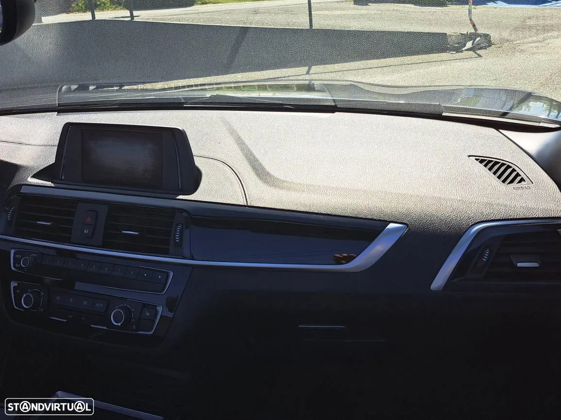 BMW 218 d Cabrio Line Sport Auto - 16