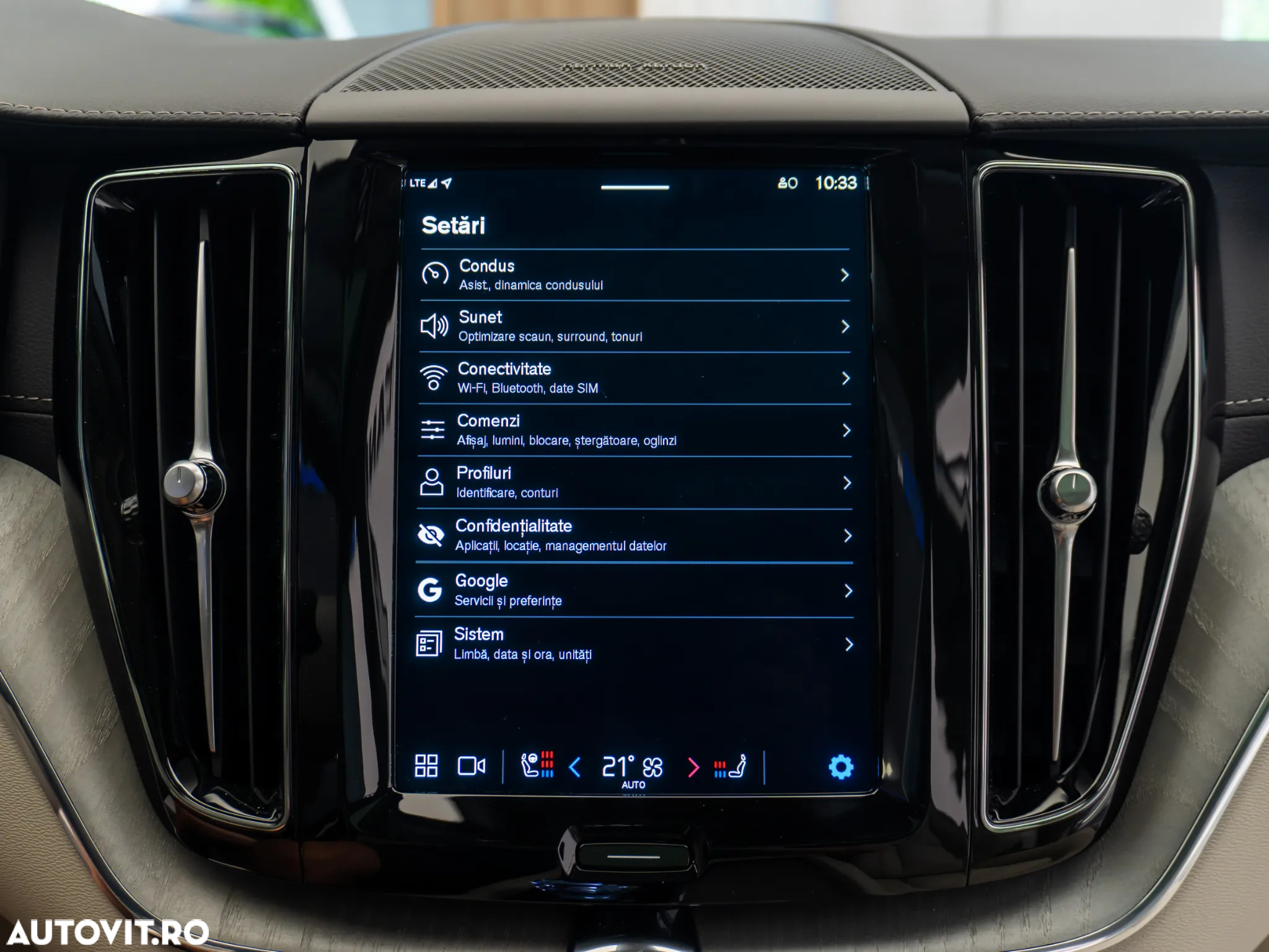 Volvo XC 60 B4 MHEV AT AWD Ultimate Dark - 32