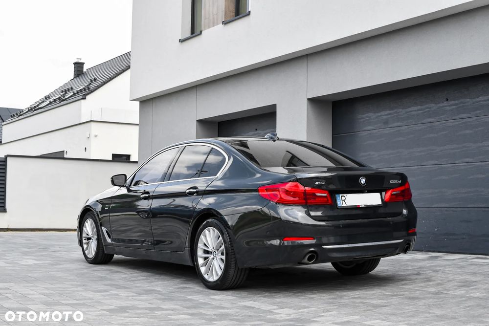 BMW Seria 5 520d xDrive Luxury Line - 4