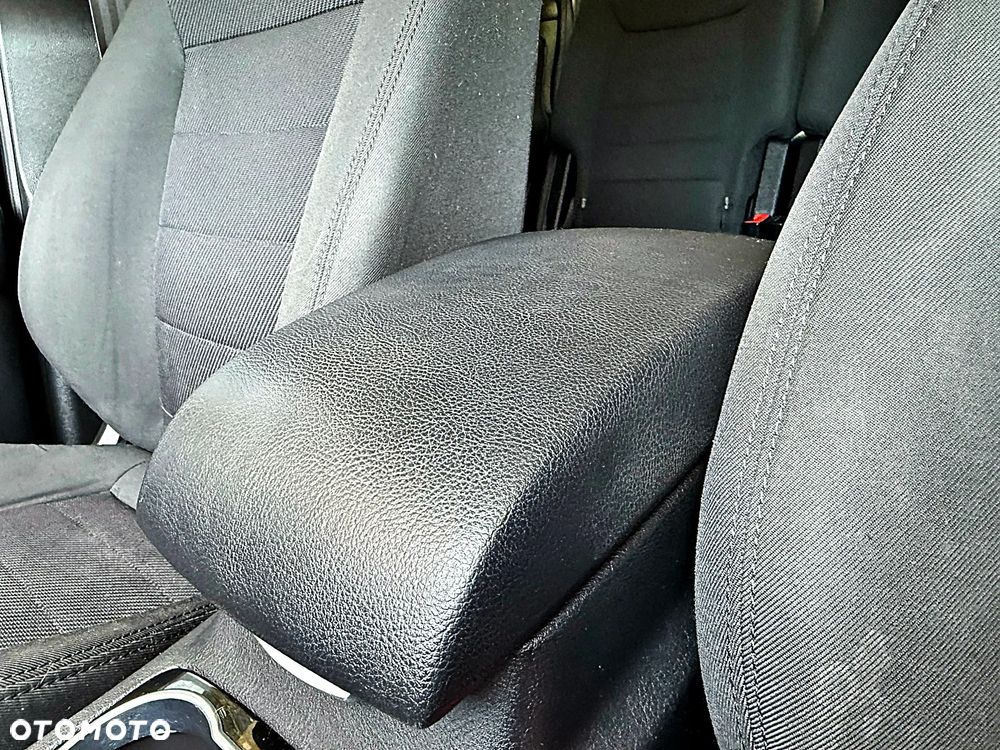 Ford S-Max 2.0 TDCi DPF Titanium - 37