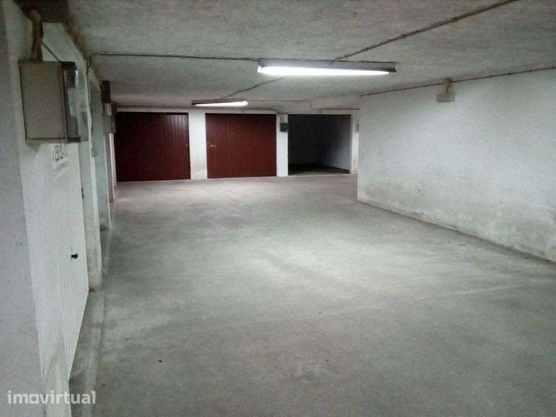 Garagem Box para arrendar Junto à EDP Viana do Castelo - Grande imagem: 2/3