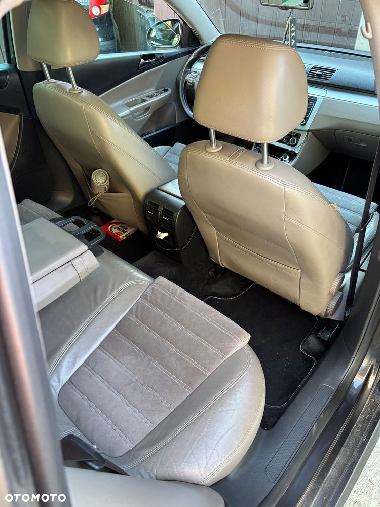 Volkswagen Passat 2.0 TDI Highline R-Style - 7
