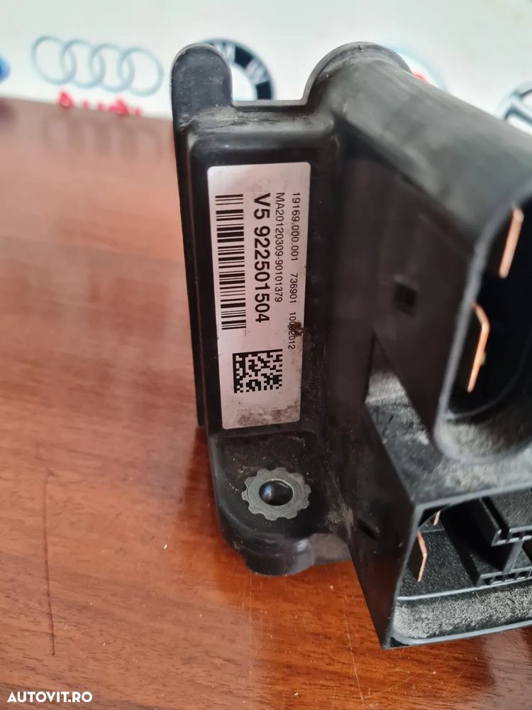 Modul Distribuitor Repartitor Curent Bmw F20 F21 F22 F23 F30 F31 F32 F34 F36 F80 Etc. Cod  - Dezmem - 5