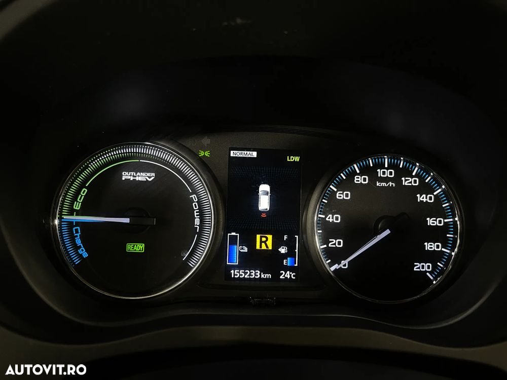 Mitsubishi Outlander 2.0 4WD Top - 32