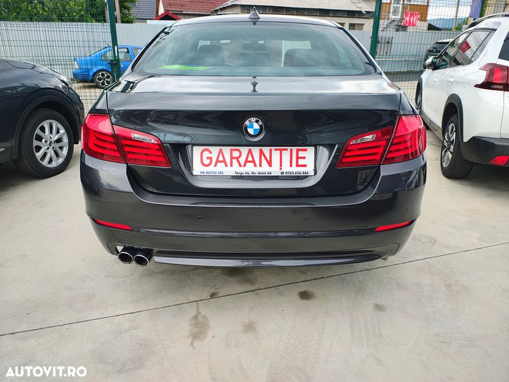 BMW Seria 5 520d Aut. Luxury Line - 12