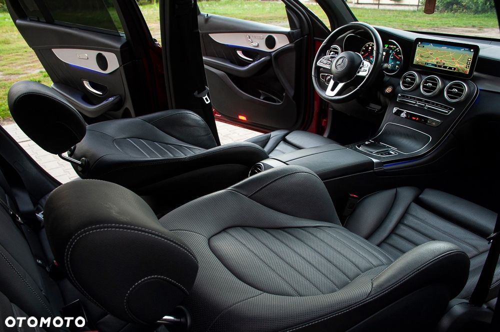 Mercedes-Benz GLC 300 de 4Matic 9G-TRONIC AMG Line Plus - 23