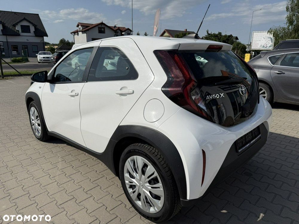 Toyota Aygo X S-CVT Black&White - 8