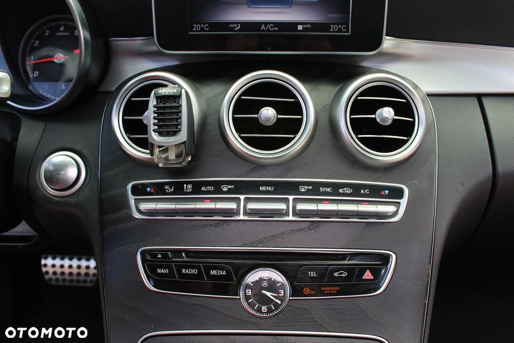 Mercedes-Benz Klasa C 300 7G-TRONIC AMG Line - 24