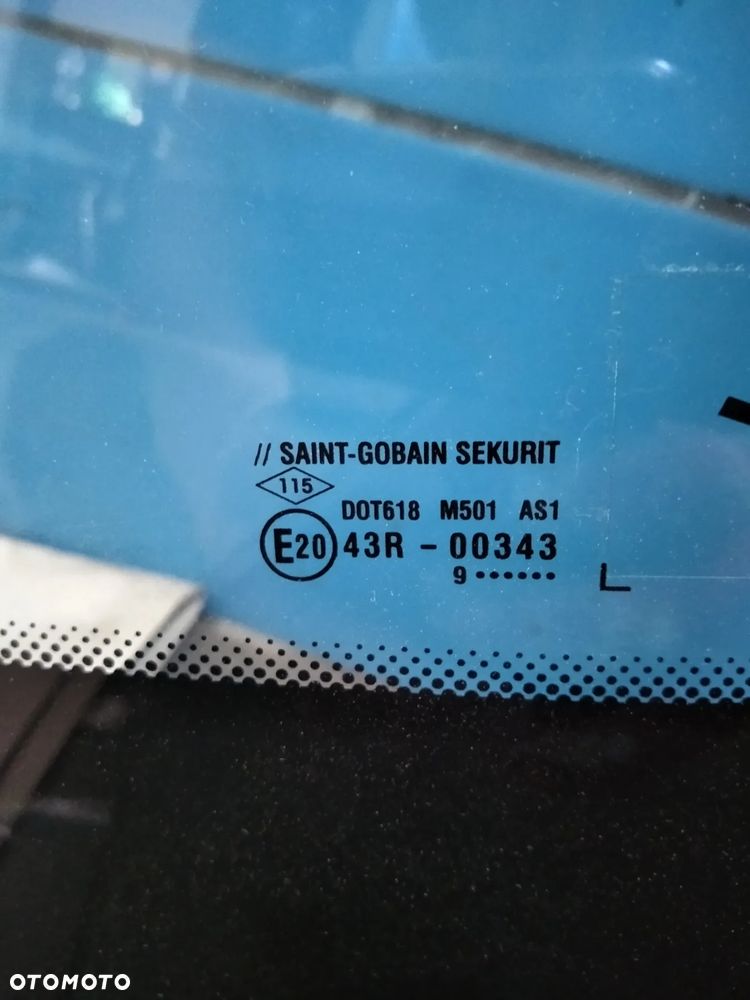 Szyba przednia czołowa Dacia Sandero - 2