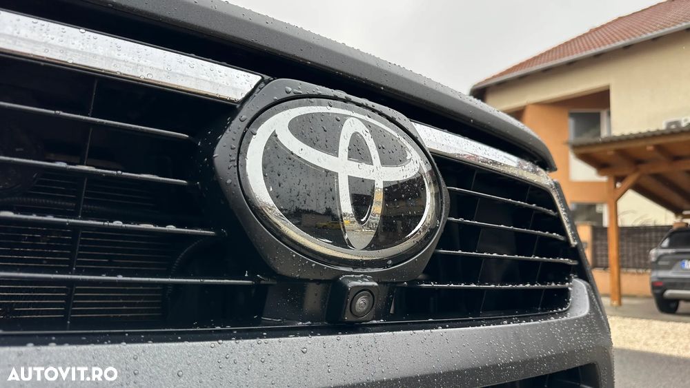 Toyota Hilux 2.8D 204CP 4x4 Double Cab AT Invincible Color Edition - 9