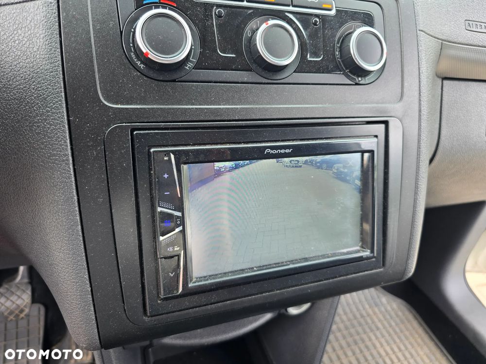 Volkswagen Caddy Maxi - 25