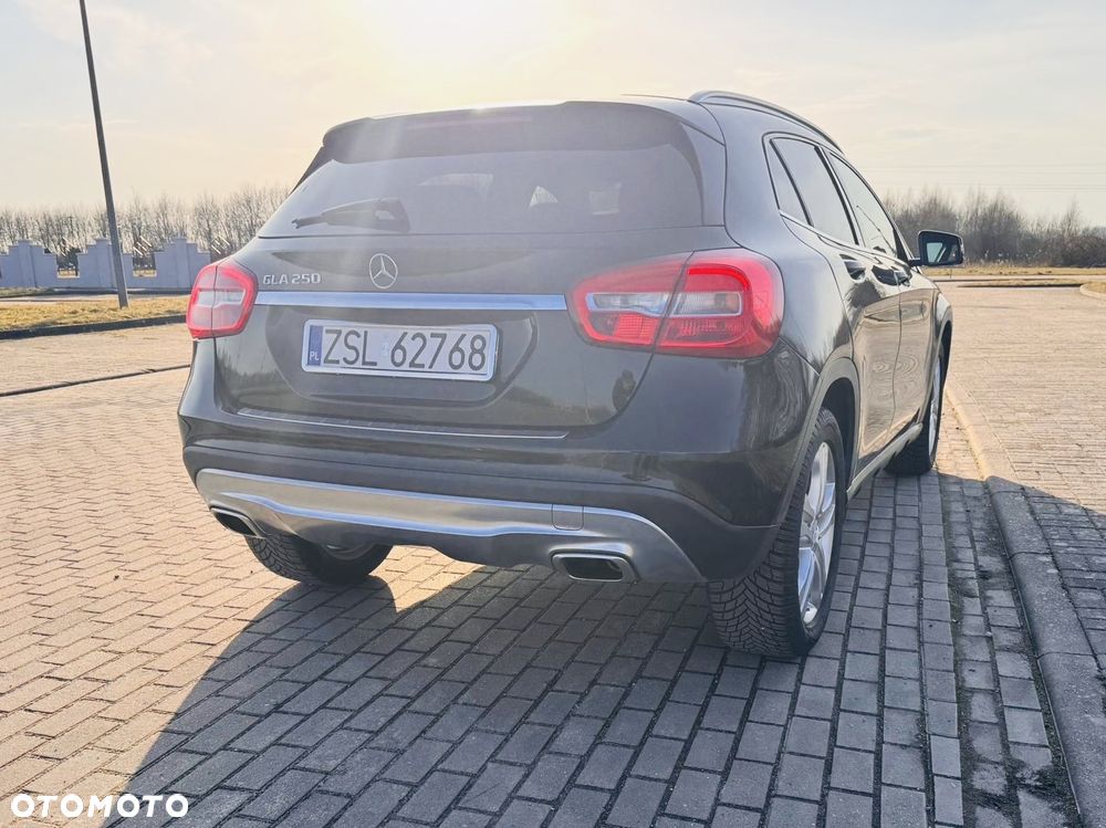 Mercedes-Benz GLA 250 7G-DCT Style - 18