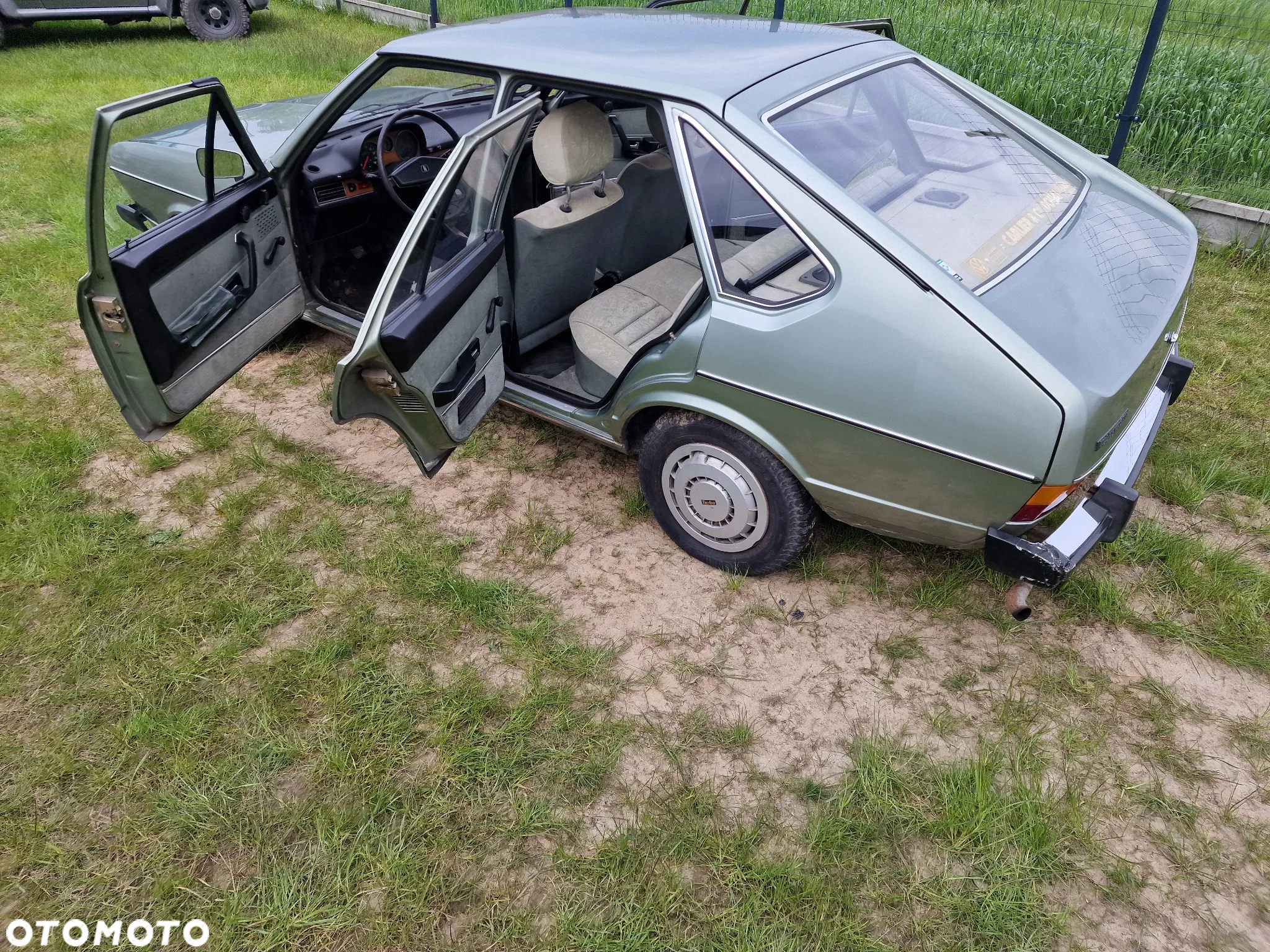 Volkswagen Passat - 33