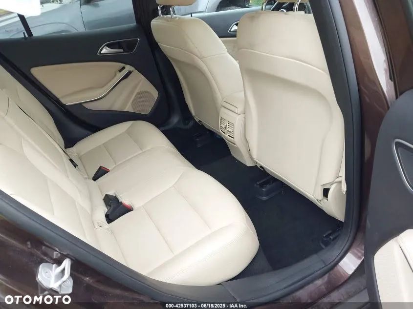 Mercedes-Benz GLA 250 4-Matic - 7