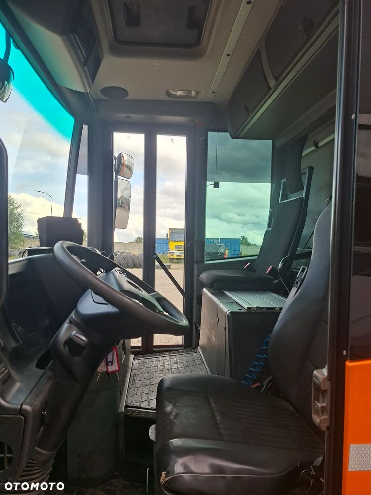 Mercedes-Benz ECONIC 2630 - 12