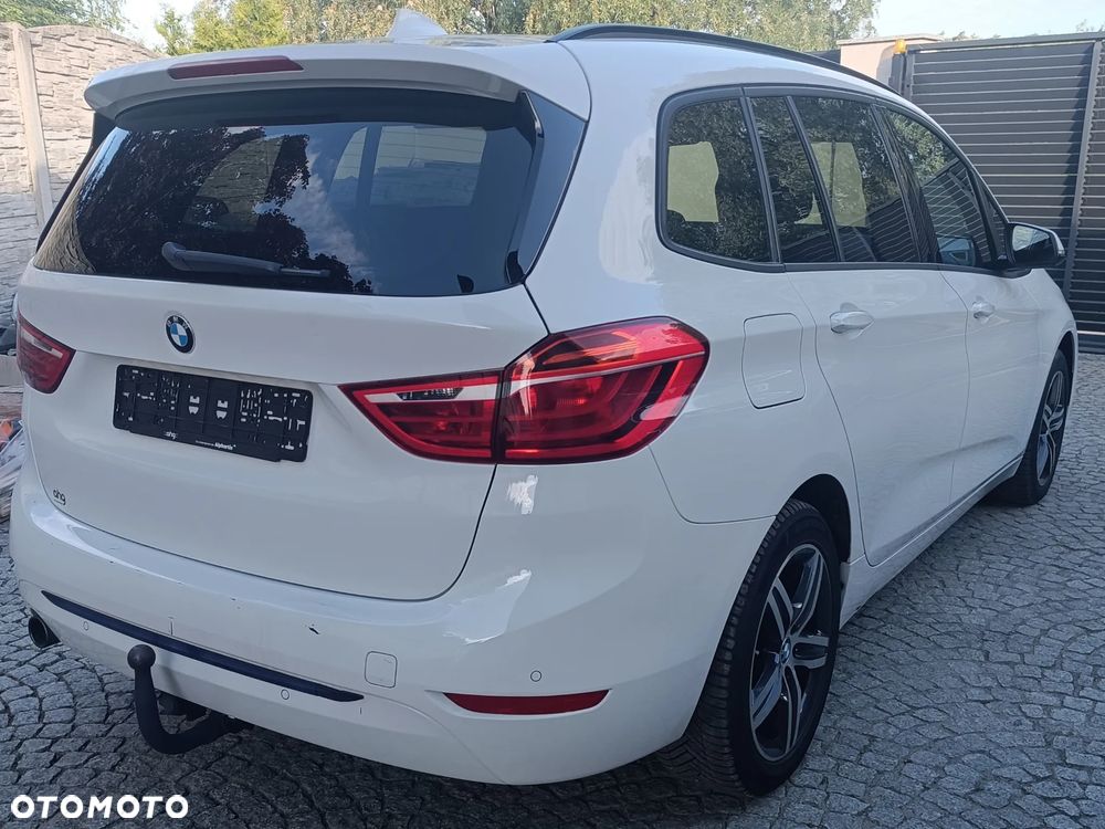 BMW Seria 2 218d Sport Line - 4