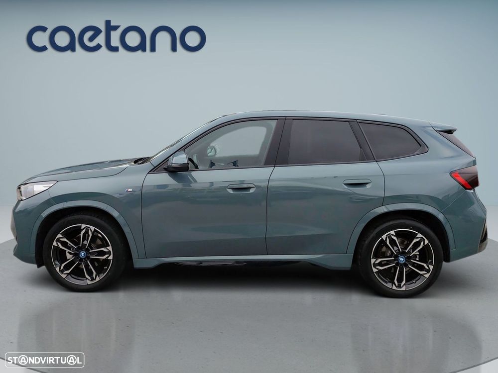 BMW iX1 eDrive20 Pack Desportivo M - 5