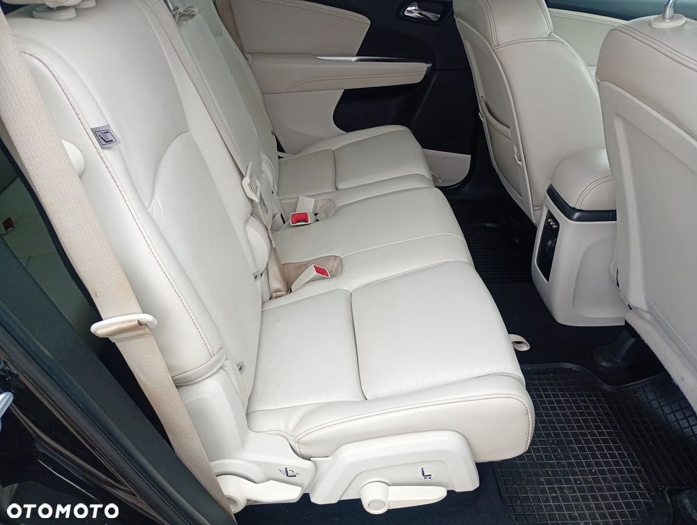 Fiat Freemont 2.0 Multijet 16V DPF Automatik Allrad Lounge - 36