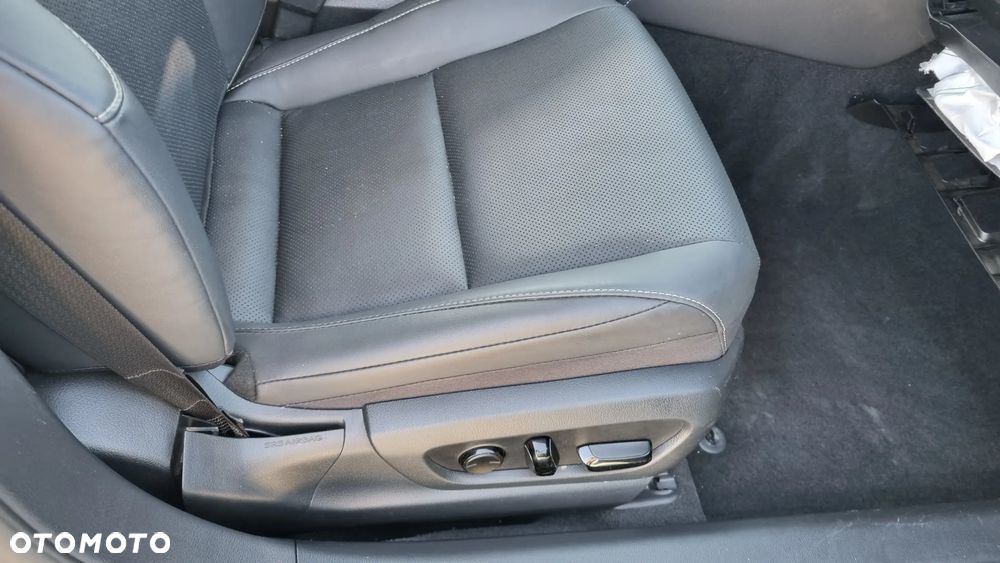 Lexus ES 300h Style Edition - 26