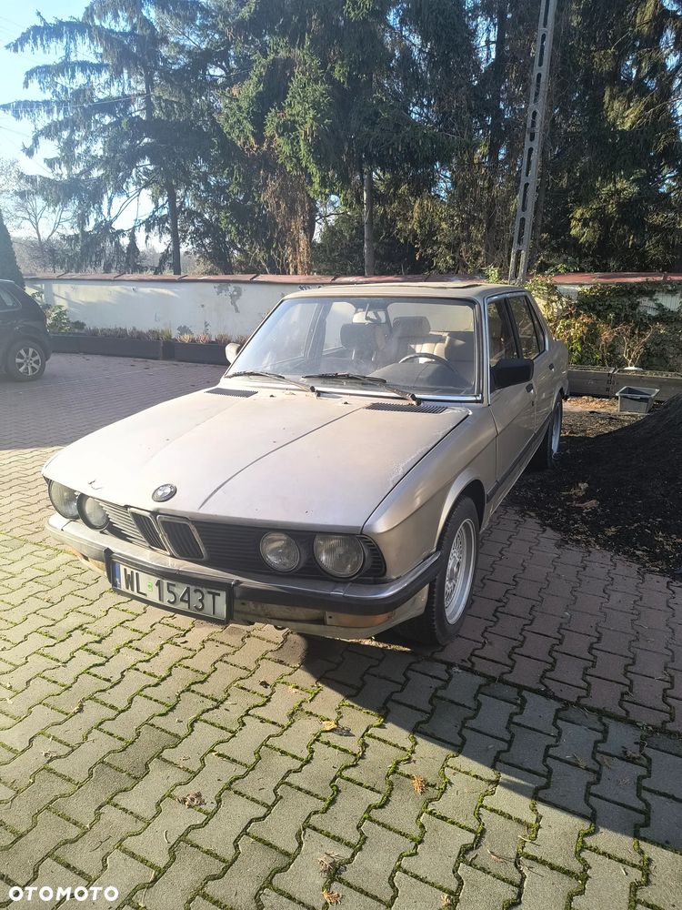 BMW Seria 5 525 i - 5