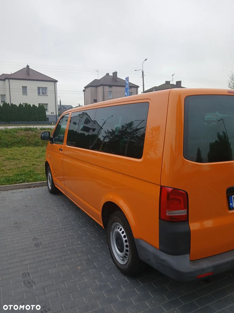 Volkswagen Caravelle - 7