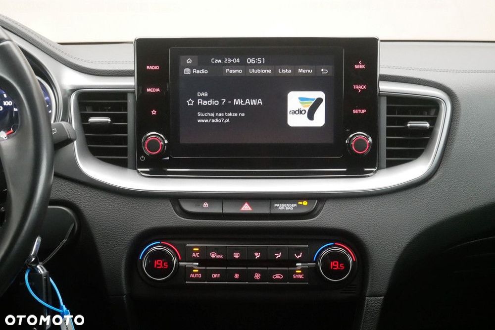 Kia Ceed - 10