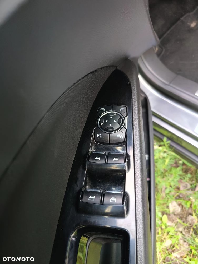 Ford Mondeo 2.0 TDCi Titanium PowerShift - 14