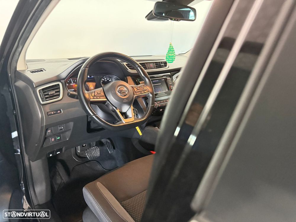 Nissan Qashqai 1.5 dCi N-Connecta J17 DCT - 13
