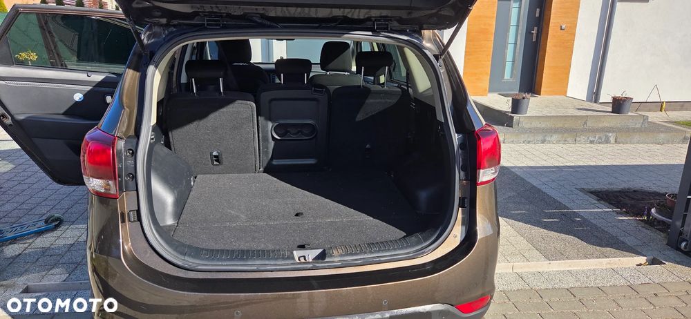 Kia Carens 1.6 GDI L - 11