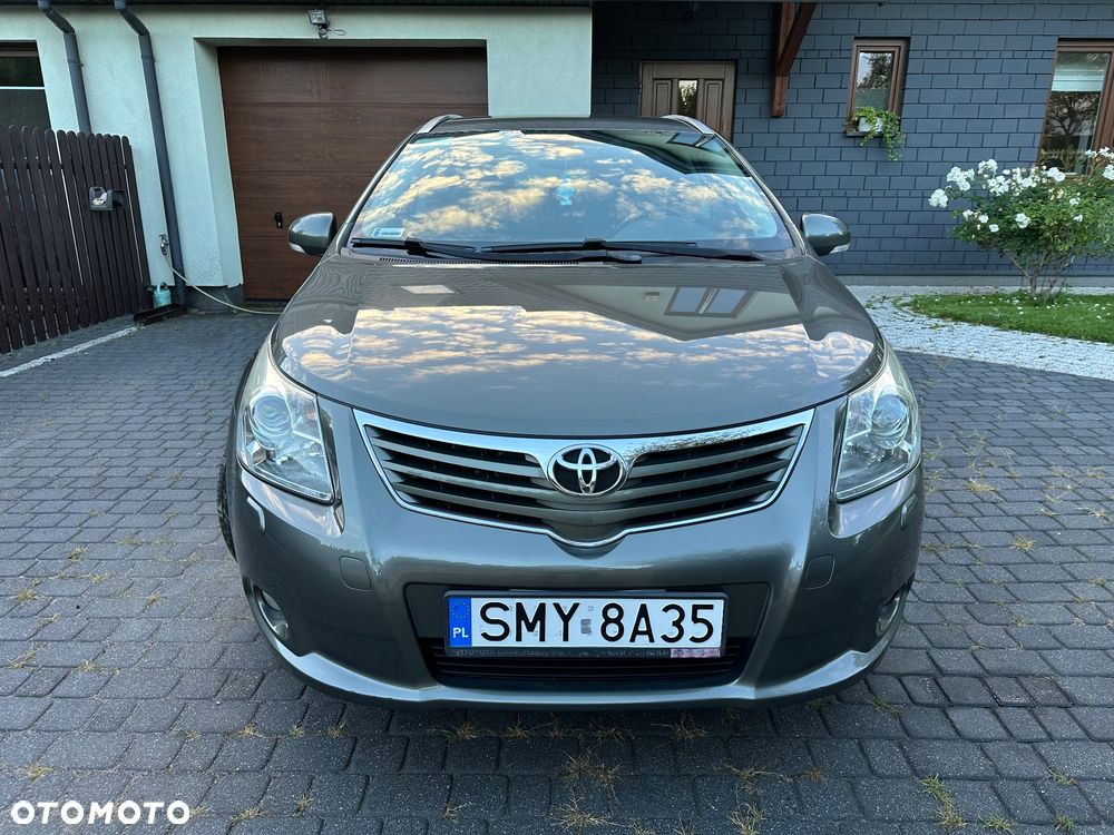 Toyota Avensis - 4