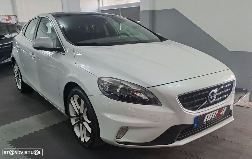 Volvo V40 2.0 D2 R-Design - 1