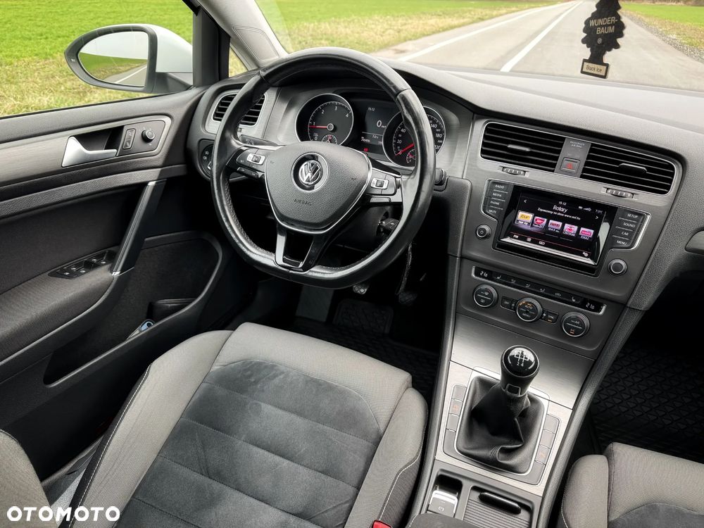 Volkswagen Golf 1.6 TDI BlueMotion Technology Comfortline - 11