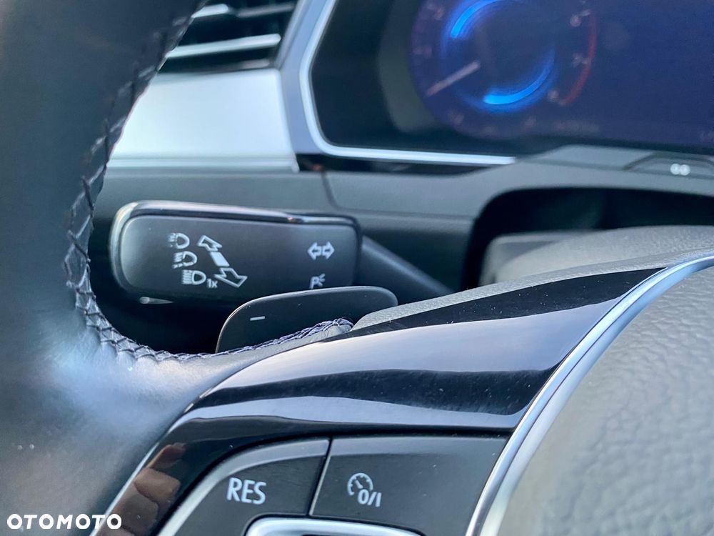 Volkswagen Passat 1.5 TSI OPF DSG Highline - 39