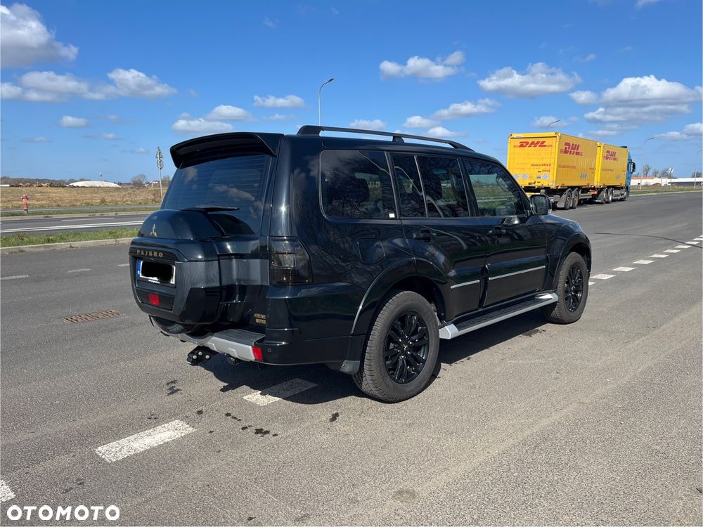 Mitsubishi Pajero - 3