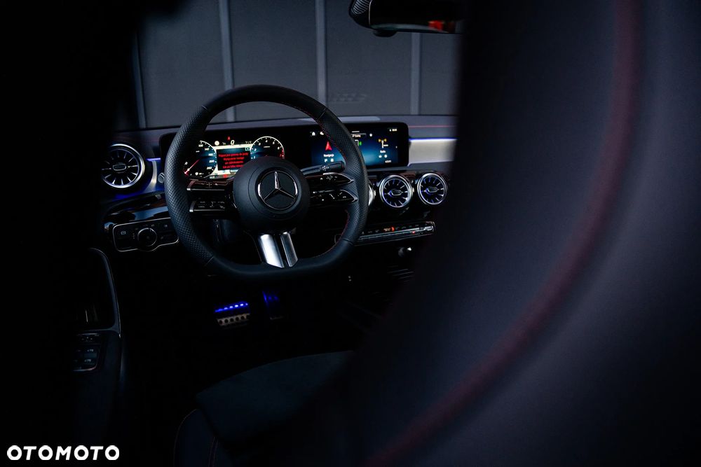 Mercedes-Benz CLA 220 mHEV 4-Matic AMG Line 8G-DCT - 13