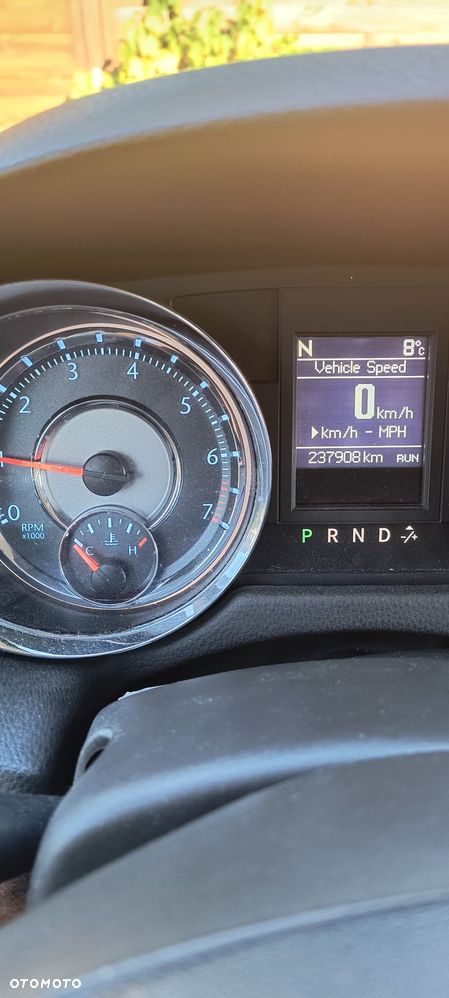 Chrysler Town & Country - 5