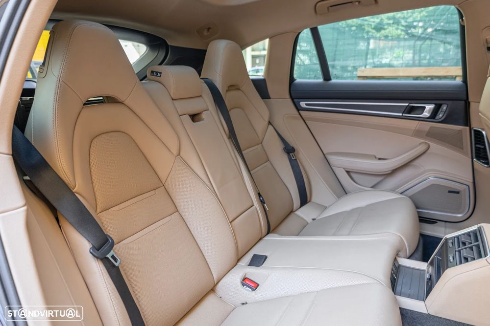 Porsche Panamera Sport Turismo 4 E-Hybrid Platinum Edition - 40