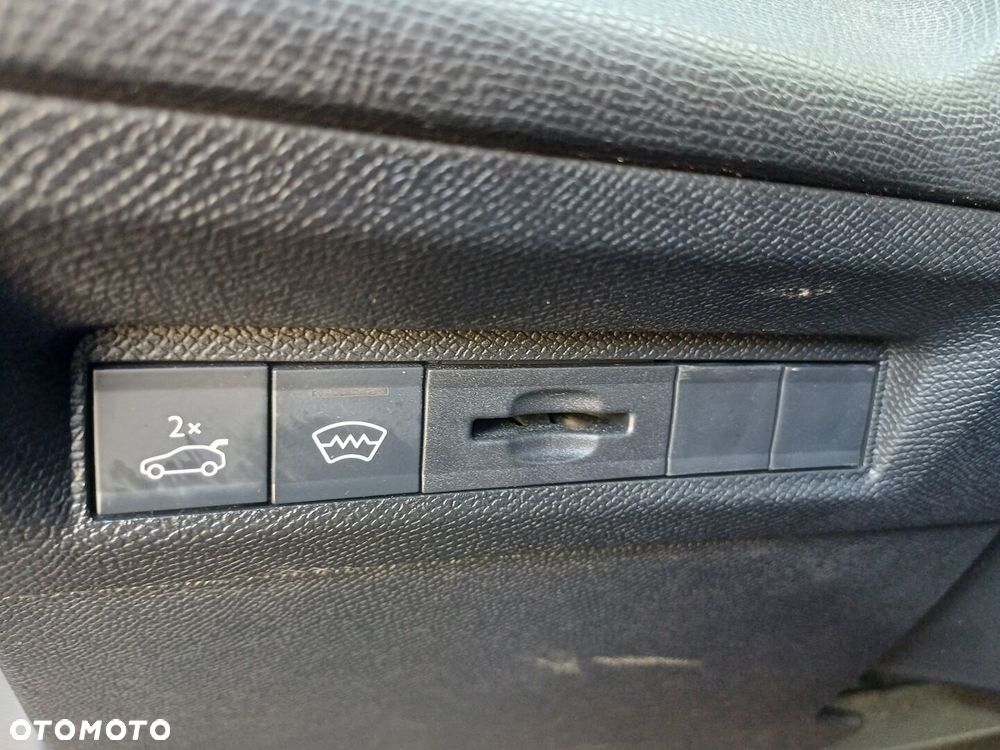 Peugeot 308 1.2 PureTech GPF GT Pack S&S EAT8 - 27