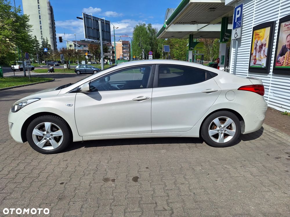 Hyundai Elantra 1.6 Comfort - 1