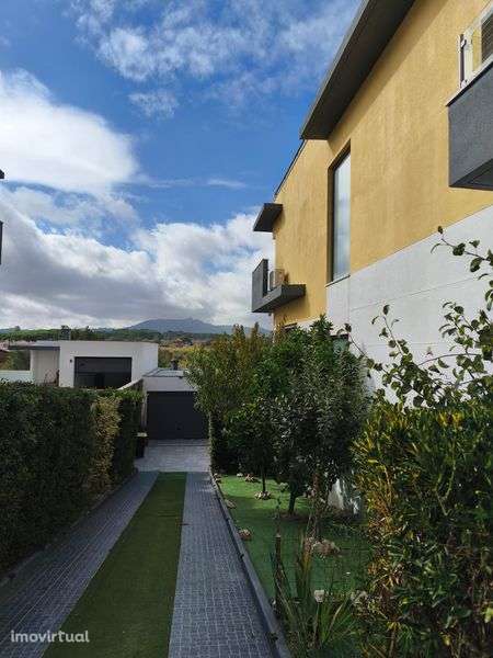 PARTICULAR - Moradia Contemporânea em Vila Verde, Terrugem (Sintra) - Grande imagem: 3/12