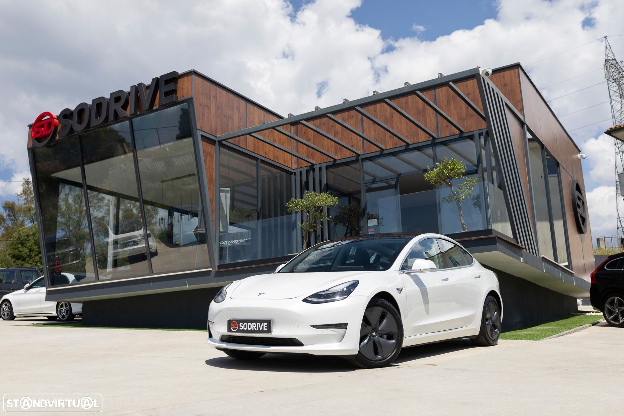 Tesla Model 3 Long-Range Dual Motor AWD - 1