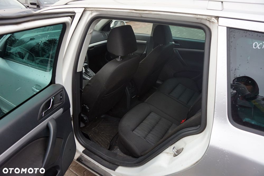 SKODA OCTAVIA II LIFT KOMBI 2010 9156 1.4 TSI CAXA 122KM MPH SREBRNY na części - 11