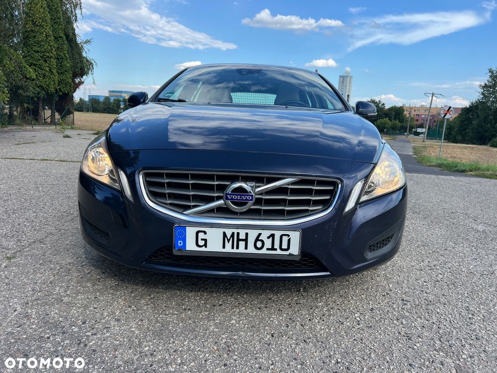 Volvo V60 D5 Momentum - 24